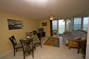 Beach Front View Vacation Rental - experience the magic of authentic Hawaii
