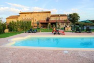 Tuscany cortona Italy vacation rental luxury suites